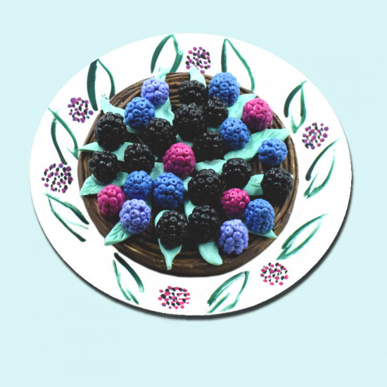 Πιάτο με βατόμουρα